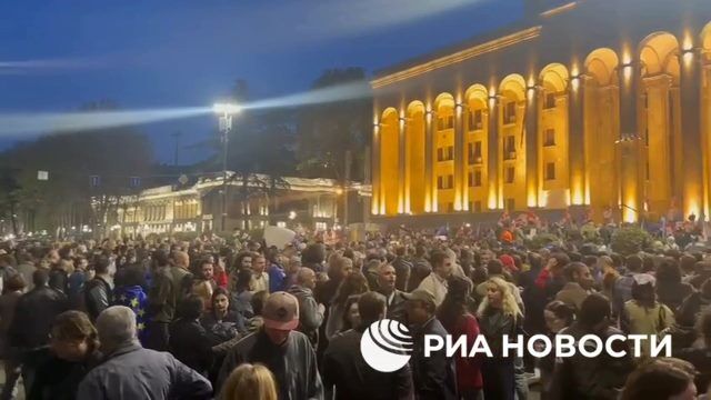 Митинг в Тбилиси против принятия закона об иноагентах