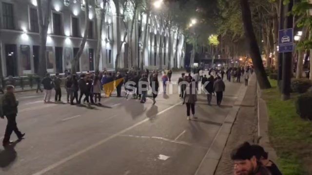 Протестующие против принятия закона об "иноагентах" в Тбилиси начали расходиться