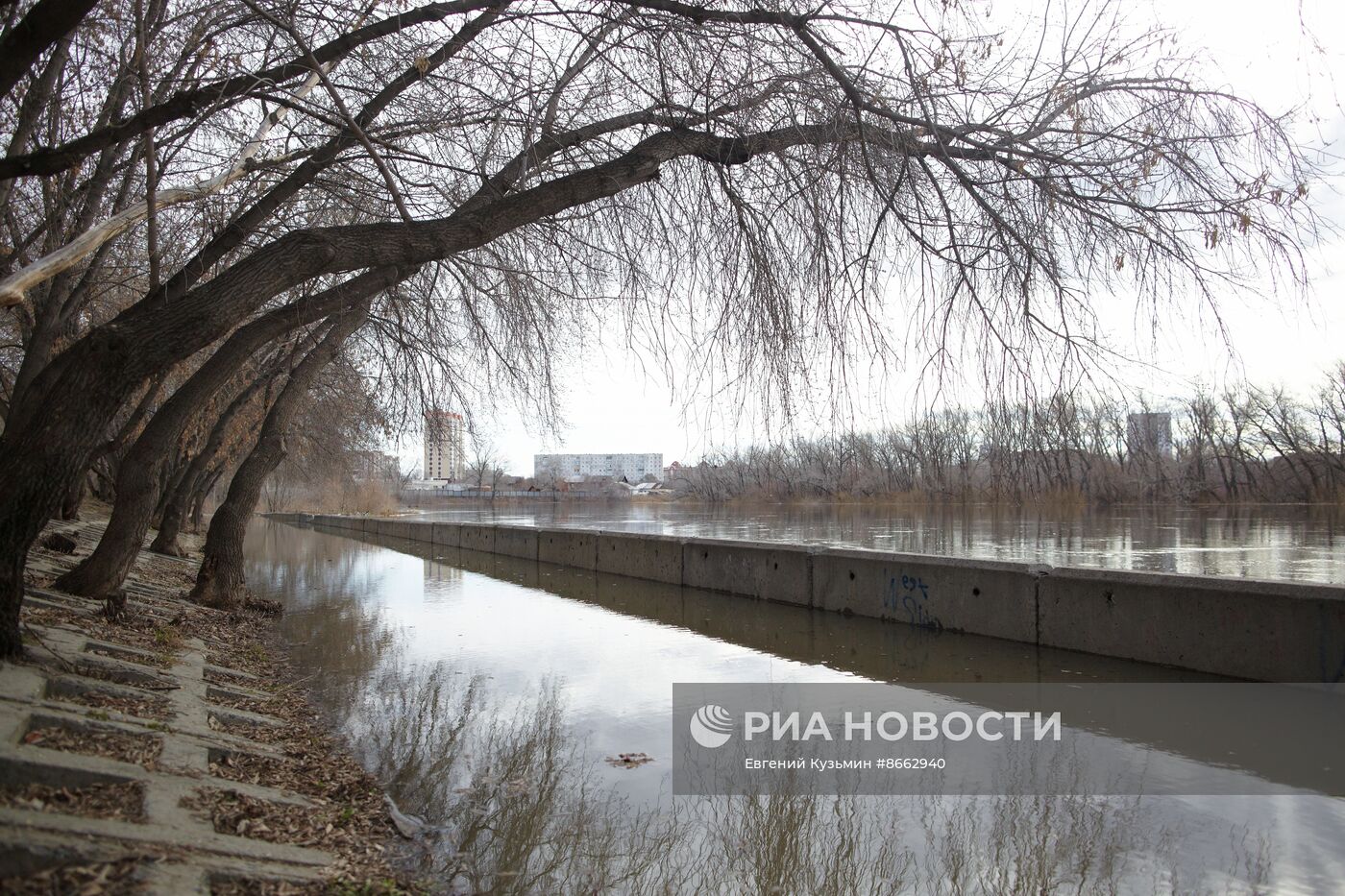 Разлив реки Тобол в Кургане и окрестностях