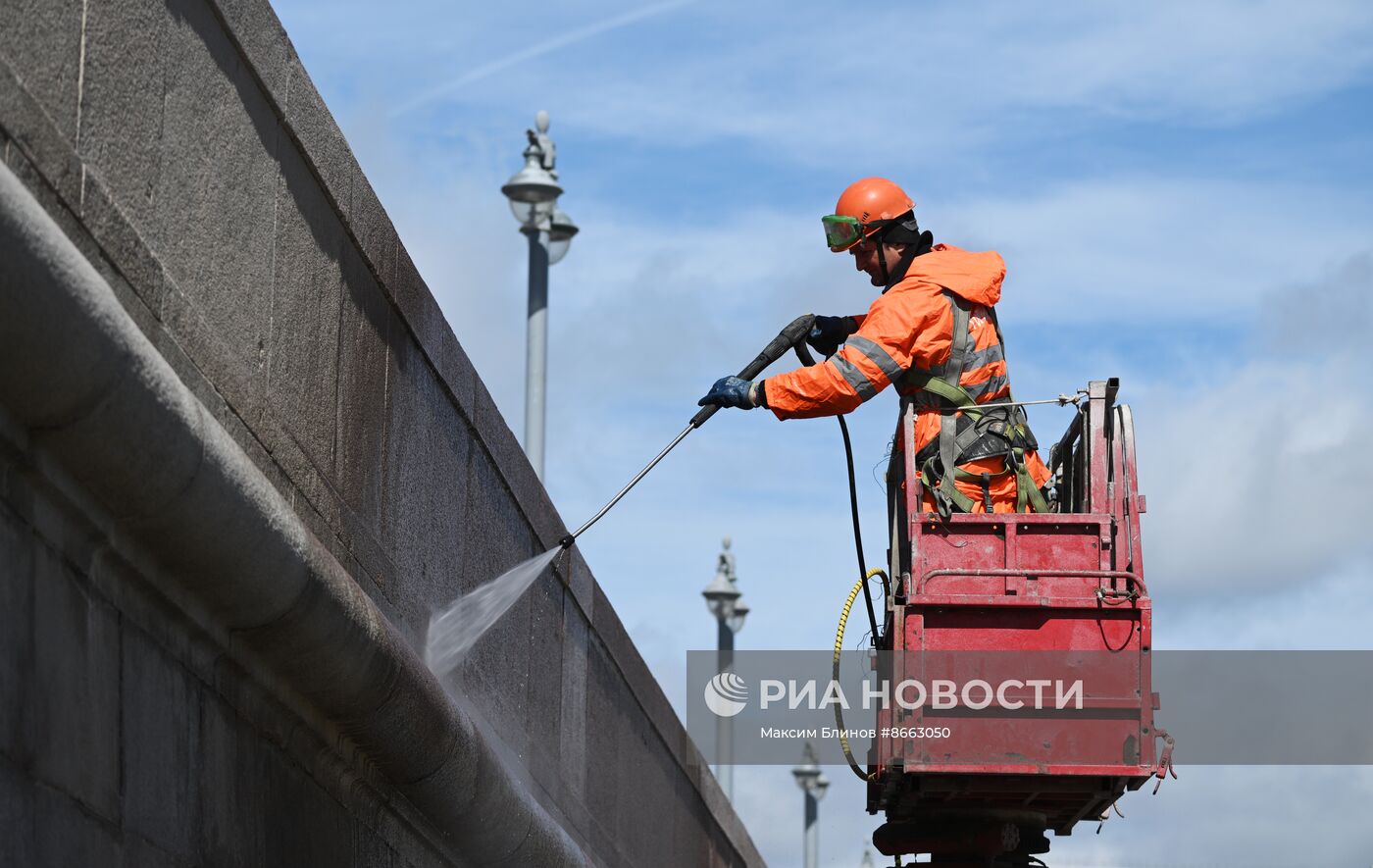 Промывка Москворецкого моста