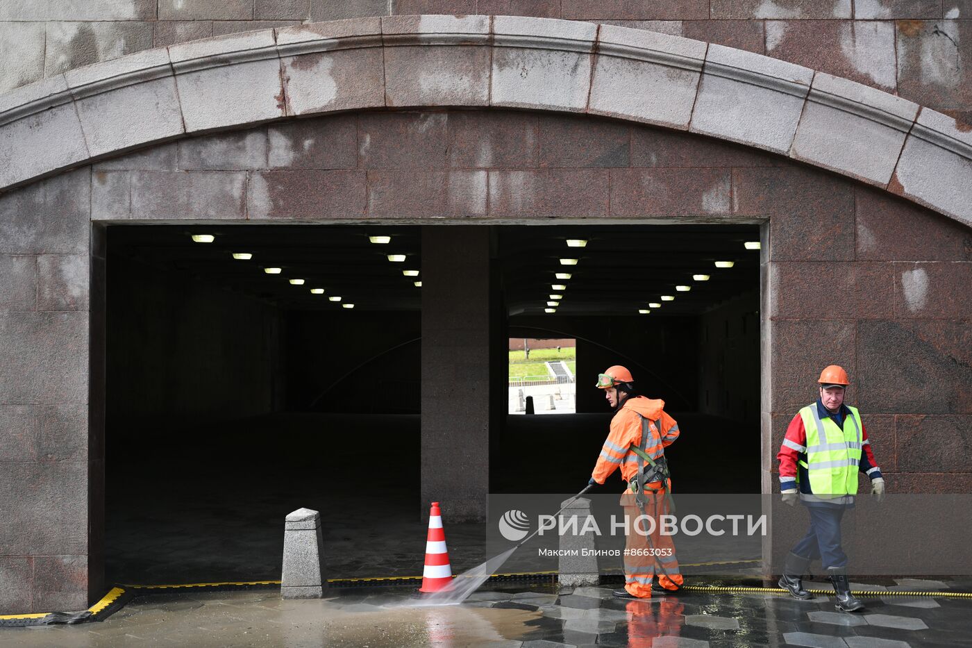 Промывка Москворецкого моста