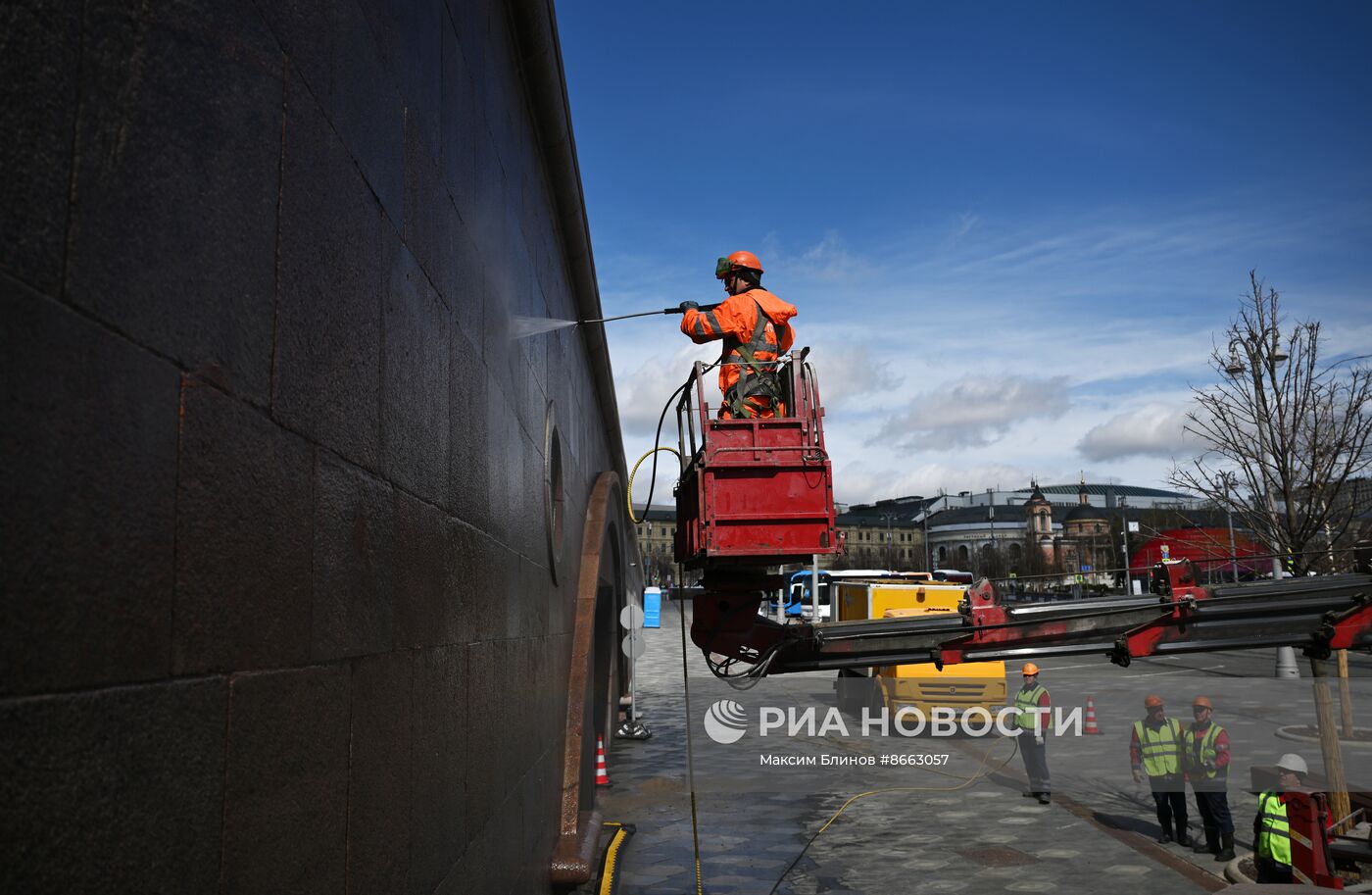 Промывка Москворецкого моста