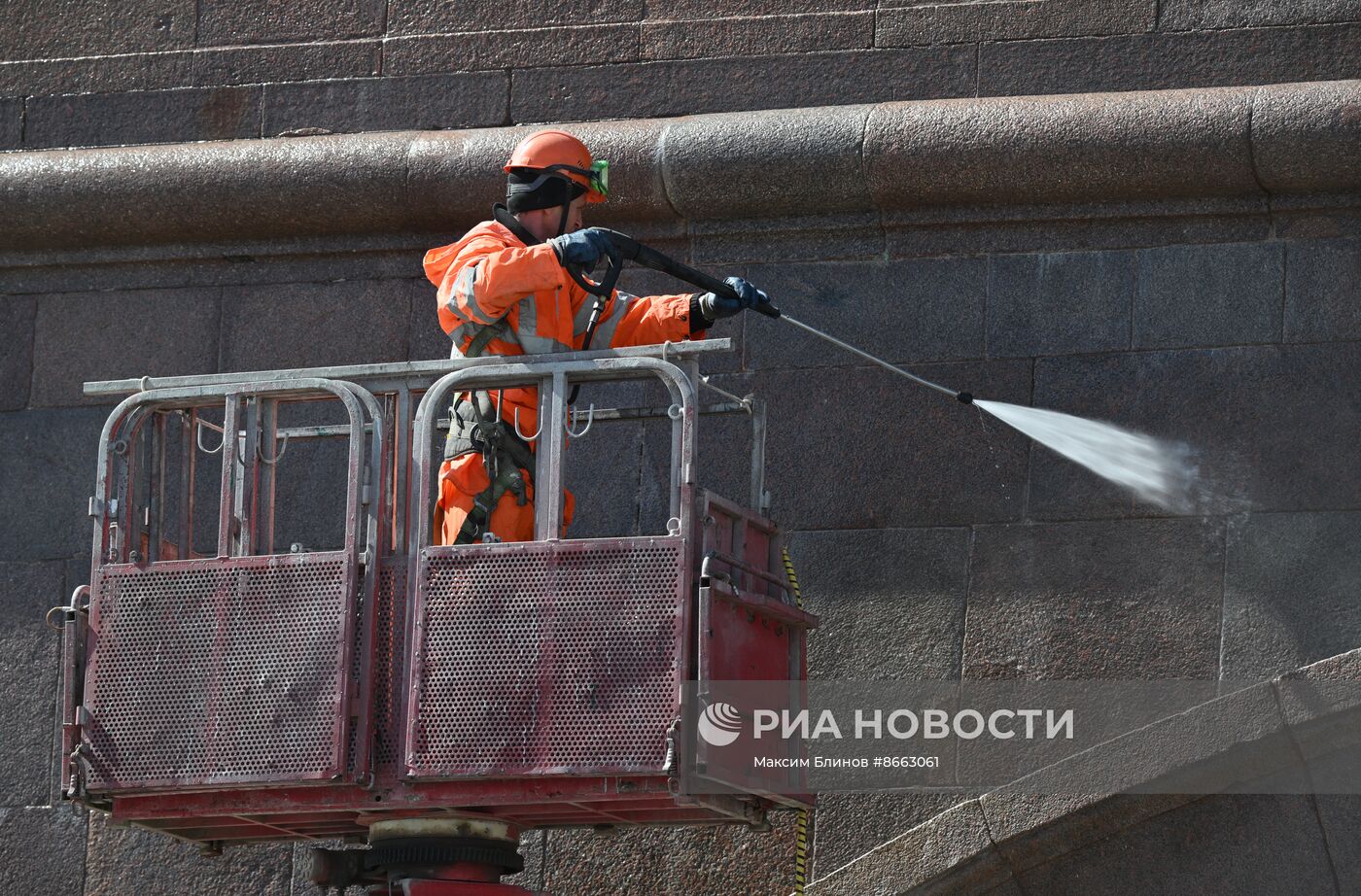 Промывка Москворецкого моста