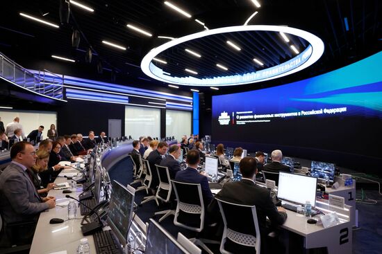 Премьер-министр Михаил Мишустин провел стратегическую сессию "О развитии финансовых инструментов в РФ"