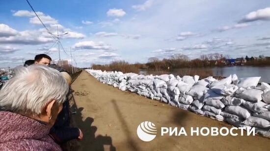 Набережная Тобола в центре Кургана ограждена для посещения