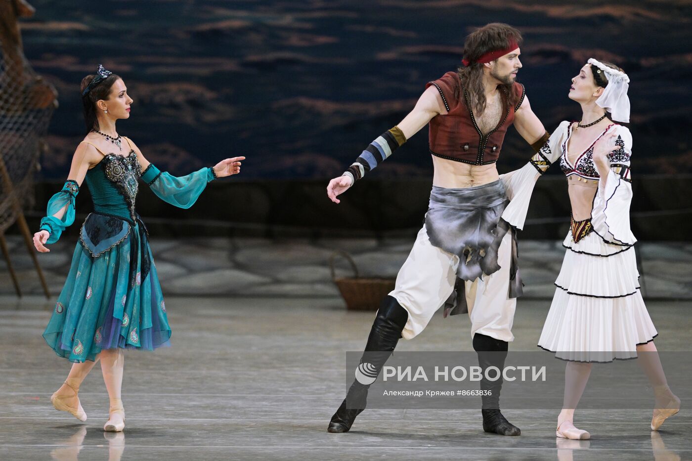 Новая редакция балета "Корсар" в НОВАТе