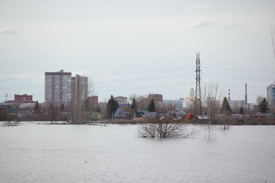 Продолжается подъем уровня воды в реке Тобол у Кургана