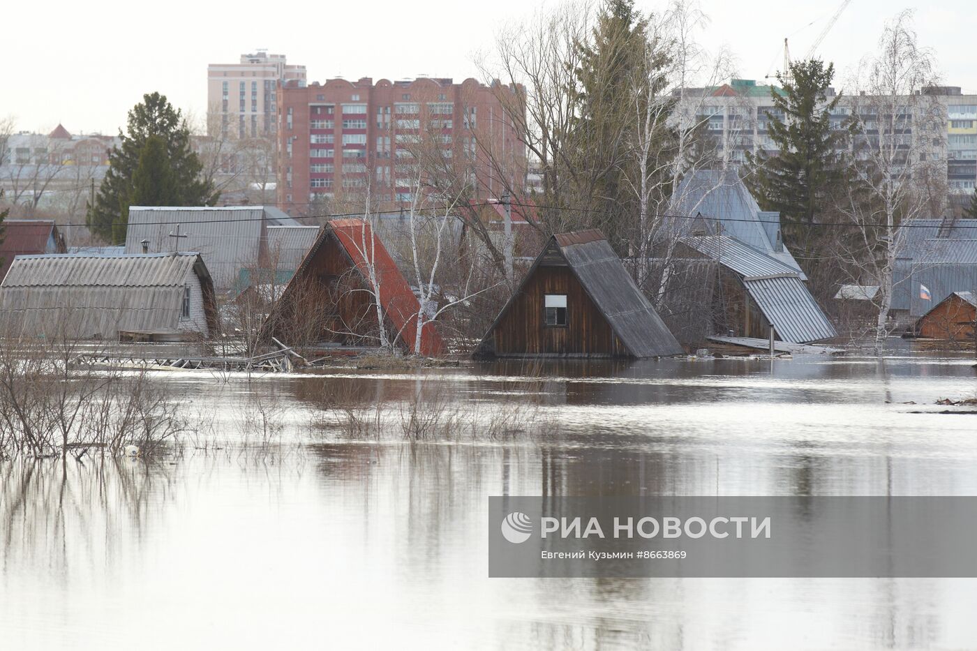 Продолжается подъем уровня воды в реке Тобол у Кургана