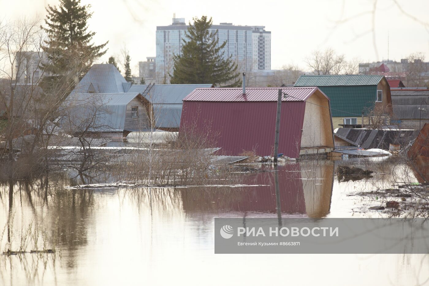 Продолжается подъем уровня воды в реке Тобол у Кургана