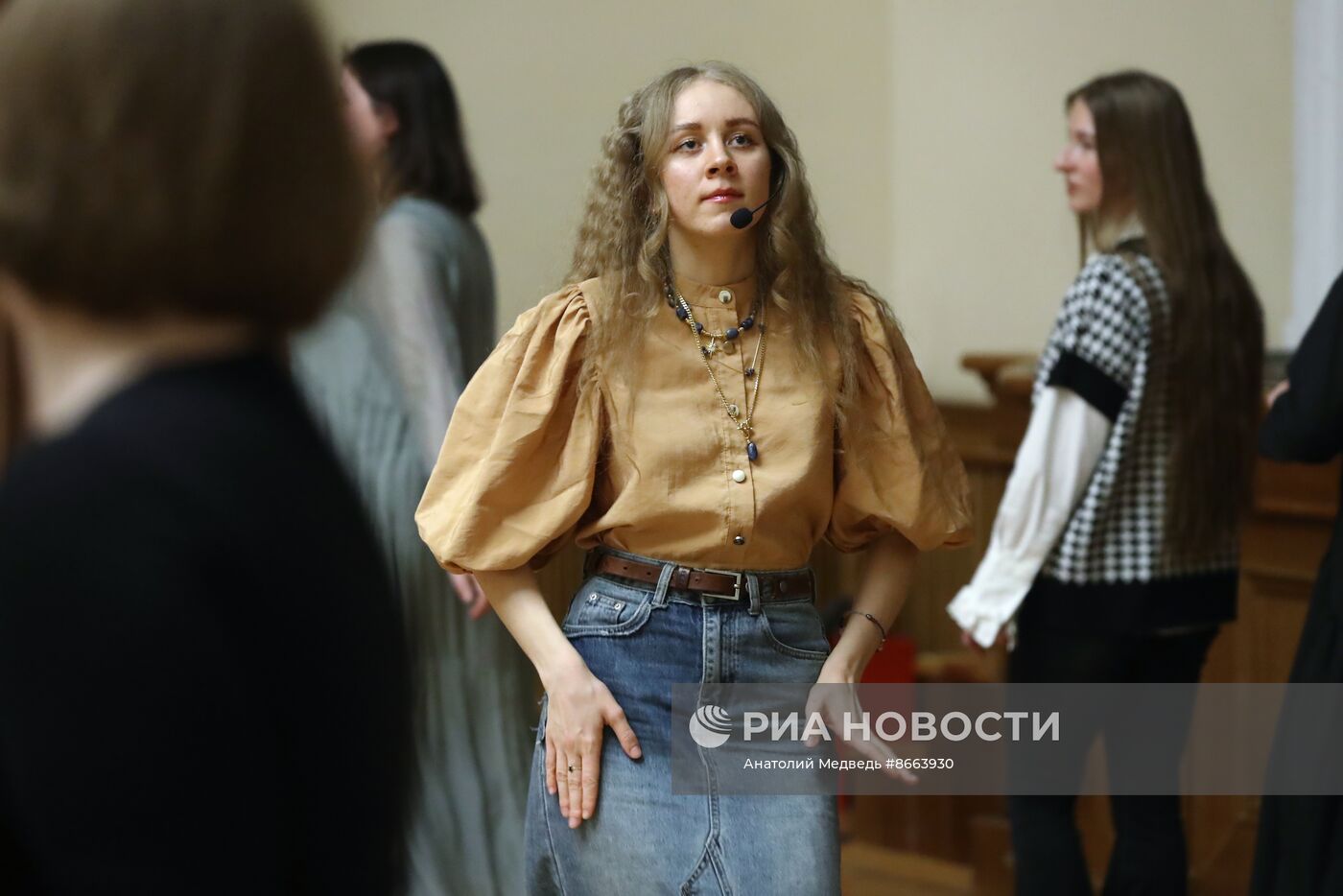 Выставка "Россия". Урок по традиционной хореографии