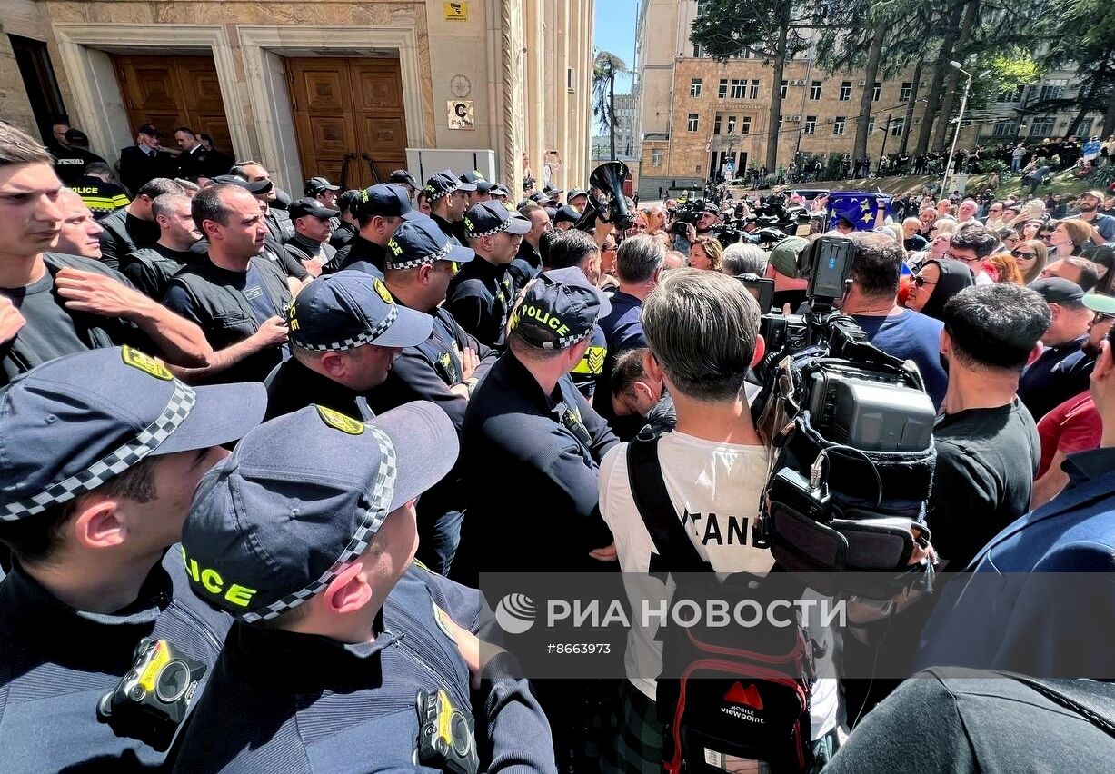 Протесты в Тбилиси против законопроекта об иноагентах