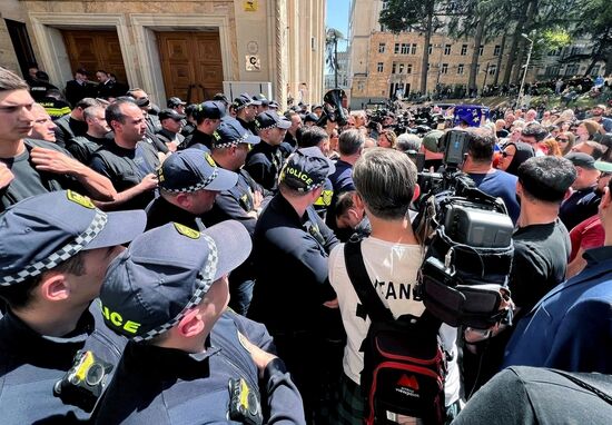 Протесты в Тбилиси против законопроекта об иноагентах