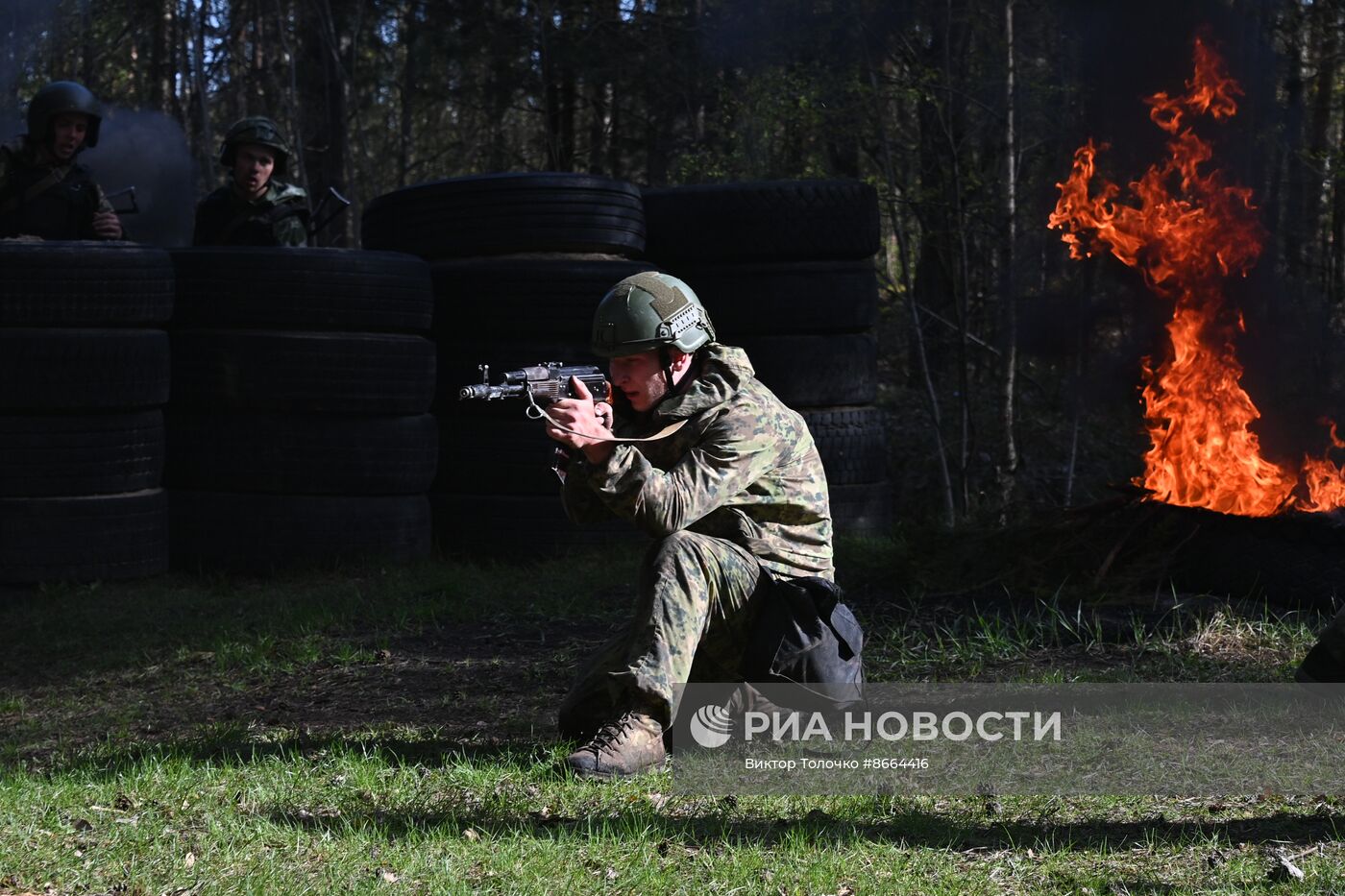 Экзамен на право ношения крапового берета военнослужащими внутренних войск  Белоруссии | РИА Новости Медиабанк