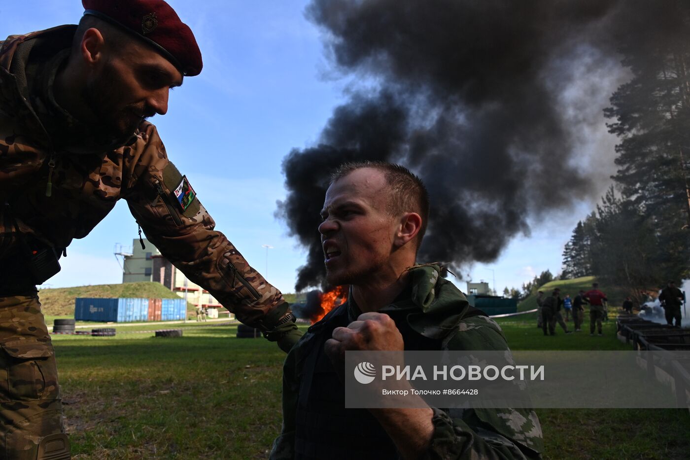 Экзамен на право ношения крапового берета военнослужащими внутренних войск Белоруссии