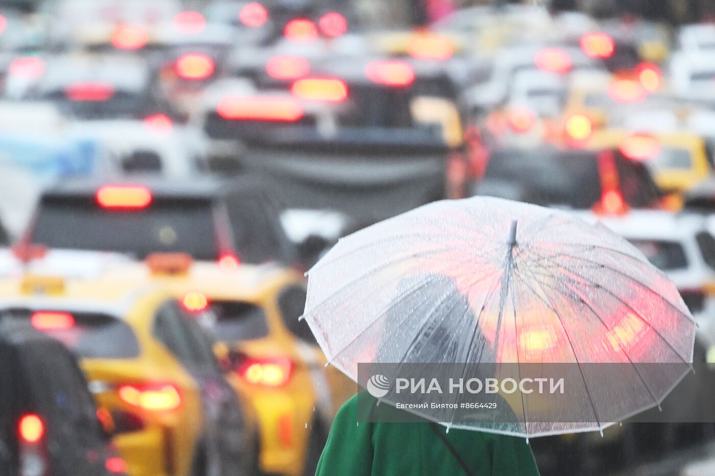 Сильный дождь в Москве