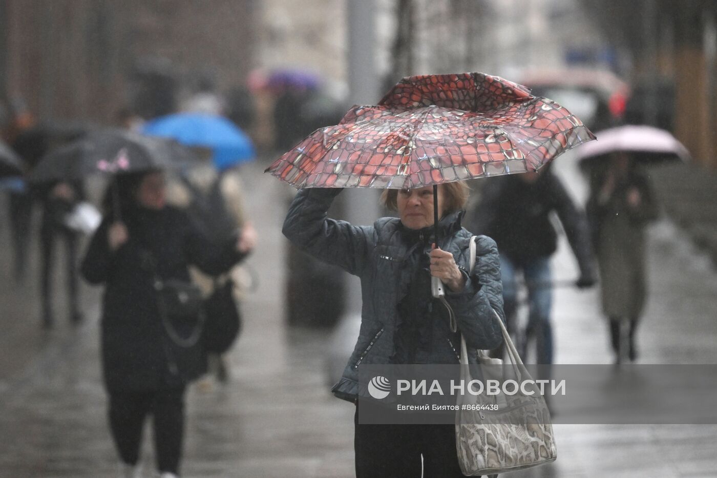 Сильный дождь в Москве