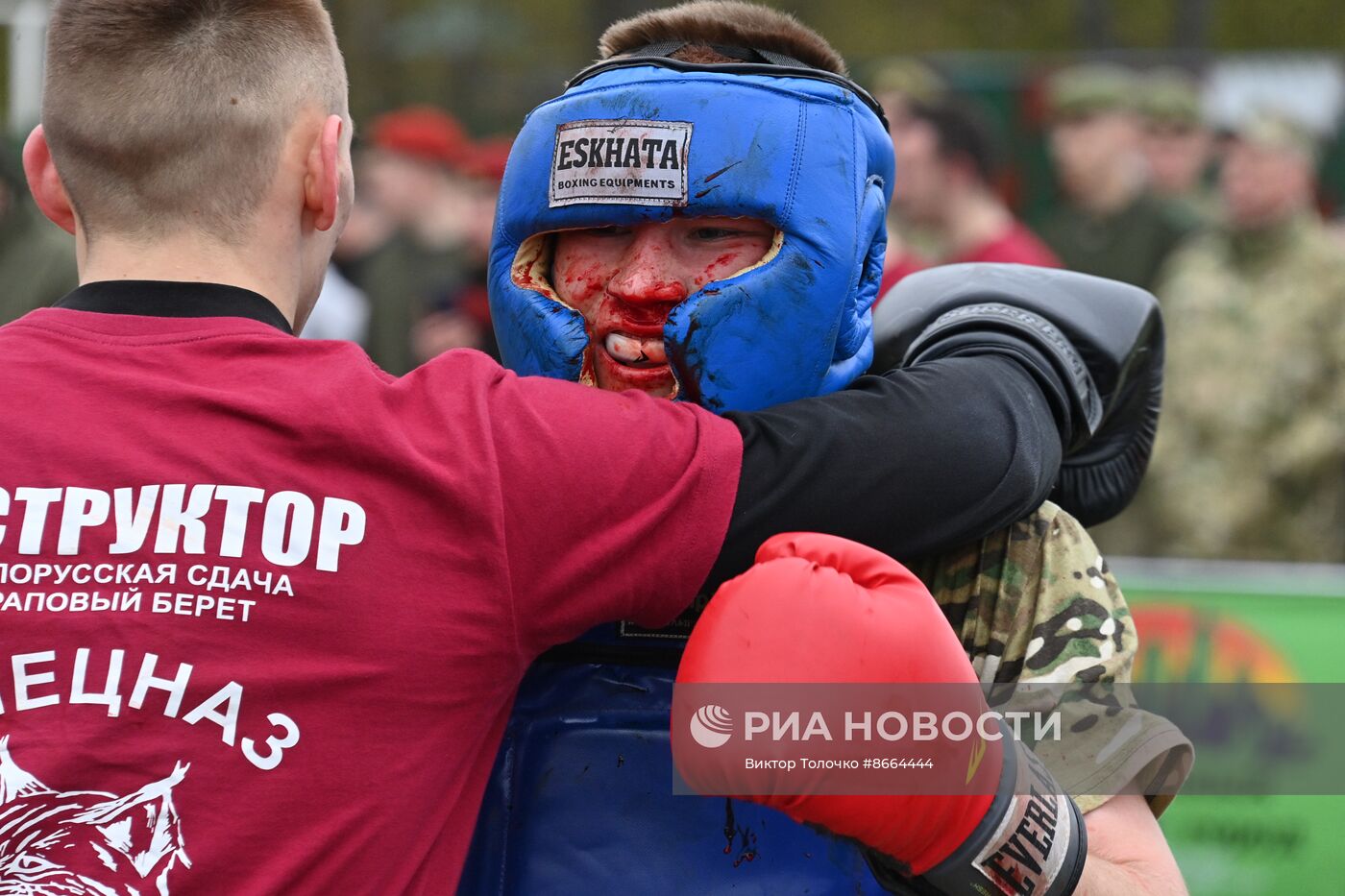 Экзамен на право ношения крапового берета военнослужащими внутренних войск Белоруссии