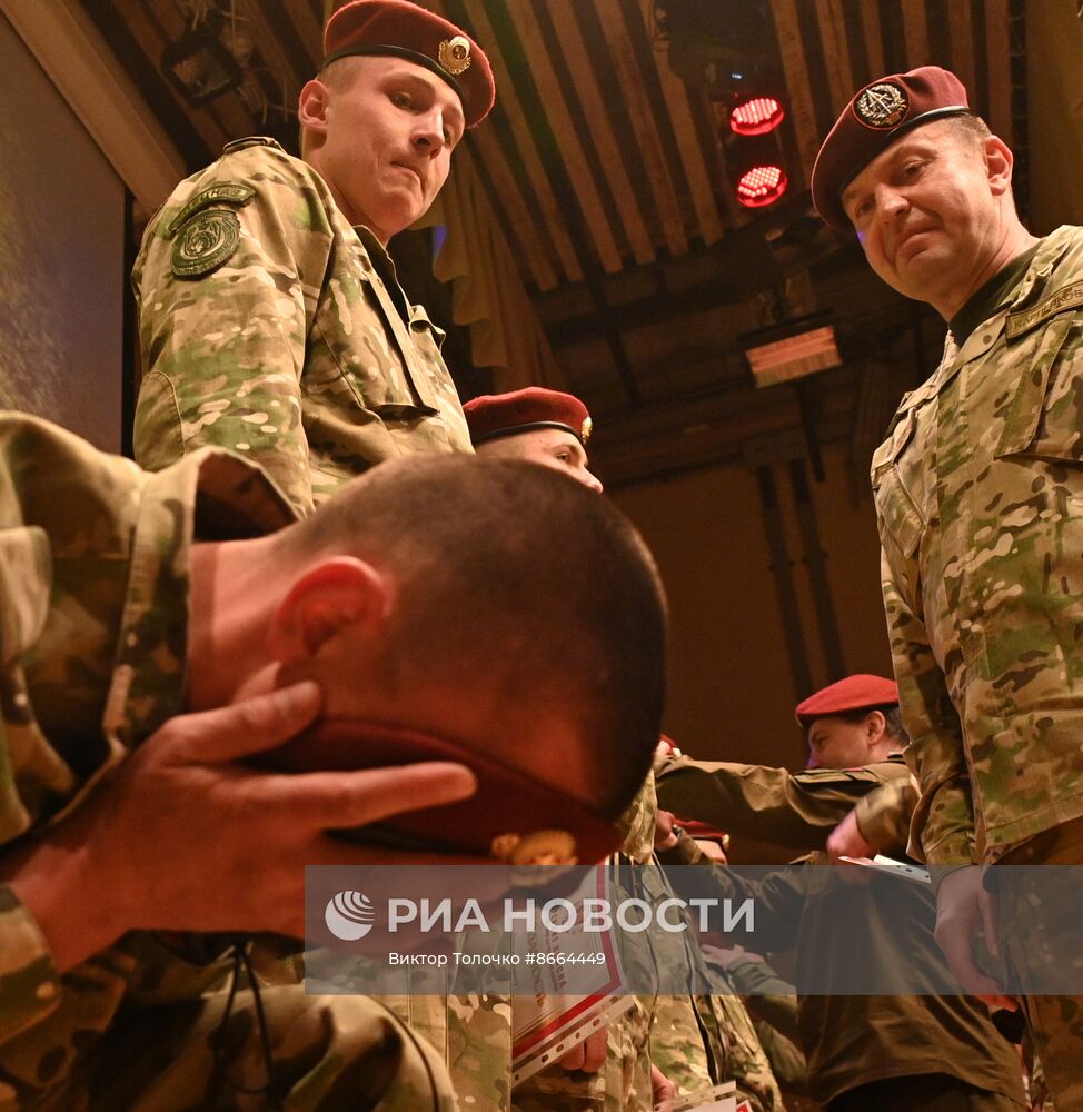Экзамен на право ношения крапового берета военнослужащими внутренних войск Белоруссии