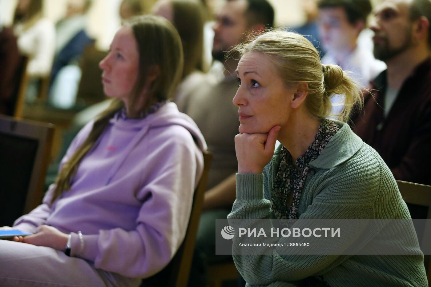 Выставка "Россия". Лекция "Синтез народных традиций и современной культуры"