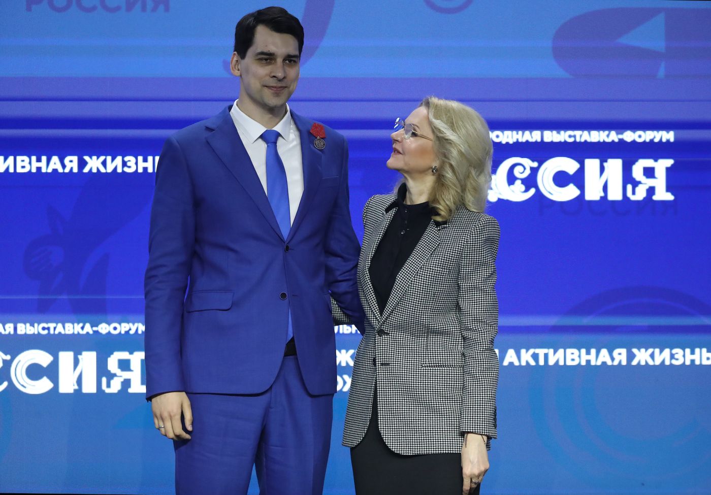 Выставка "Россия". Церемония вручения государственных наград РФ и ведомственных наград Министерства здравоохранения России за высокий профессионализм и самоотверженность, проявленную при оказании медицинской помощи в экстремальных условиях