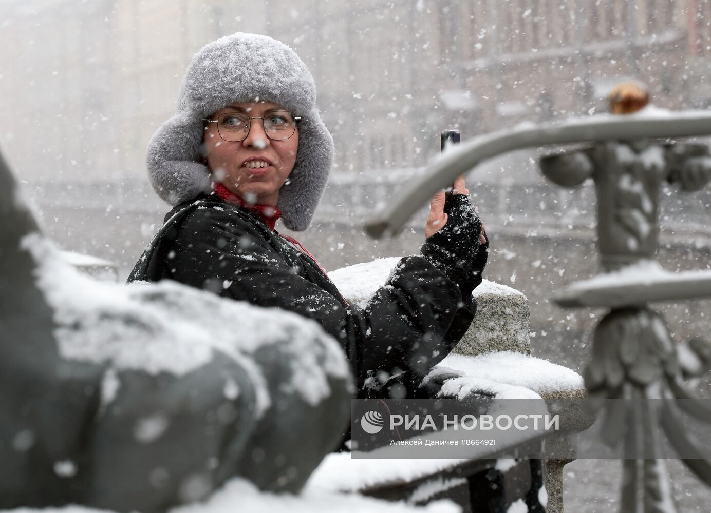 Сильный снег пошел в Петербурге