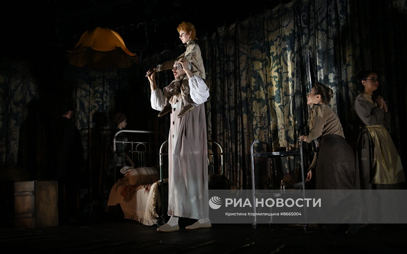 Спектакль "Сны мальчика. Сказки Щедрина" 