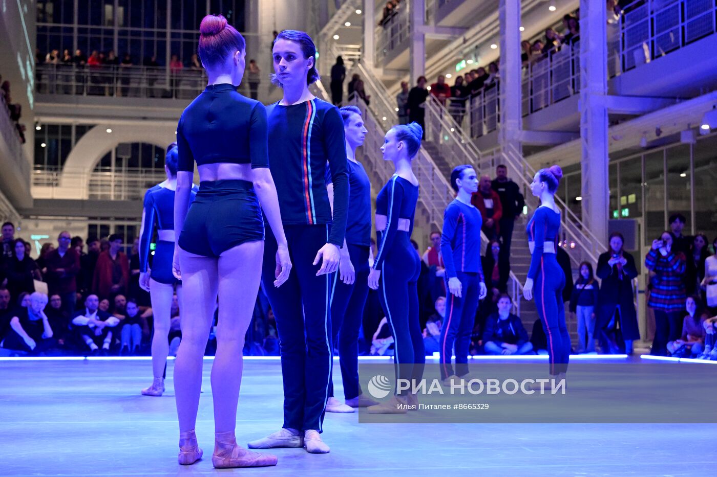 Премьера балета "Графит" в Доме культуры "ГЭС-2"