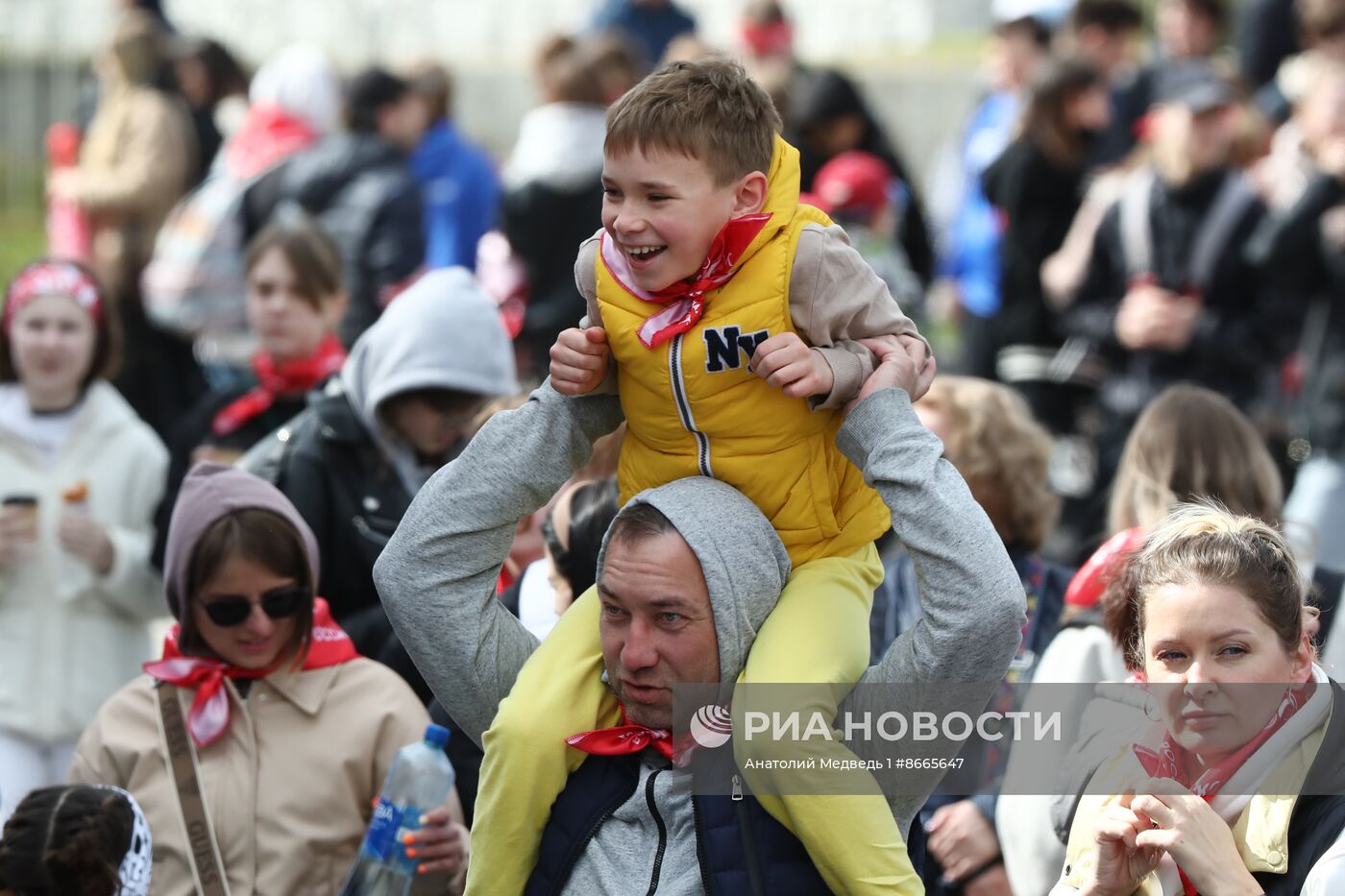 Выставка "Россия". Открытие спортивной программы выставки "Россия": установка рекорда по массовой зарядке 