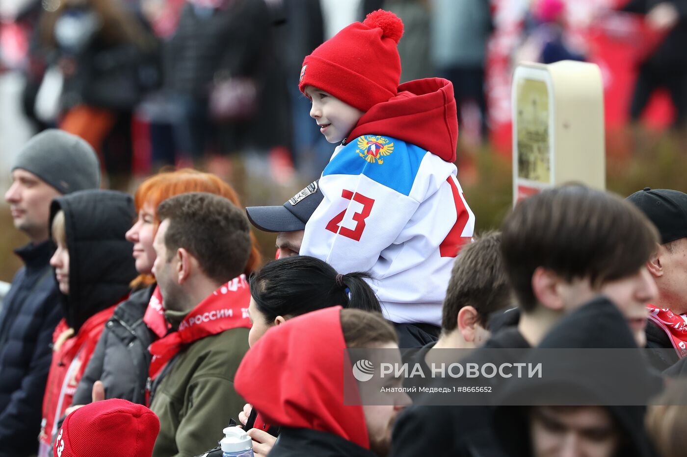 Выставка "Россия". Открытие спортивной программы выставки "Россия": установка рекорда по массовой зарядке 