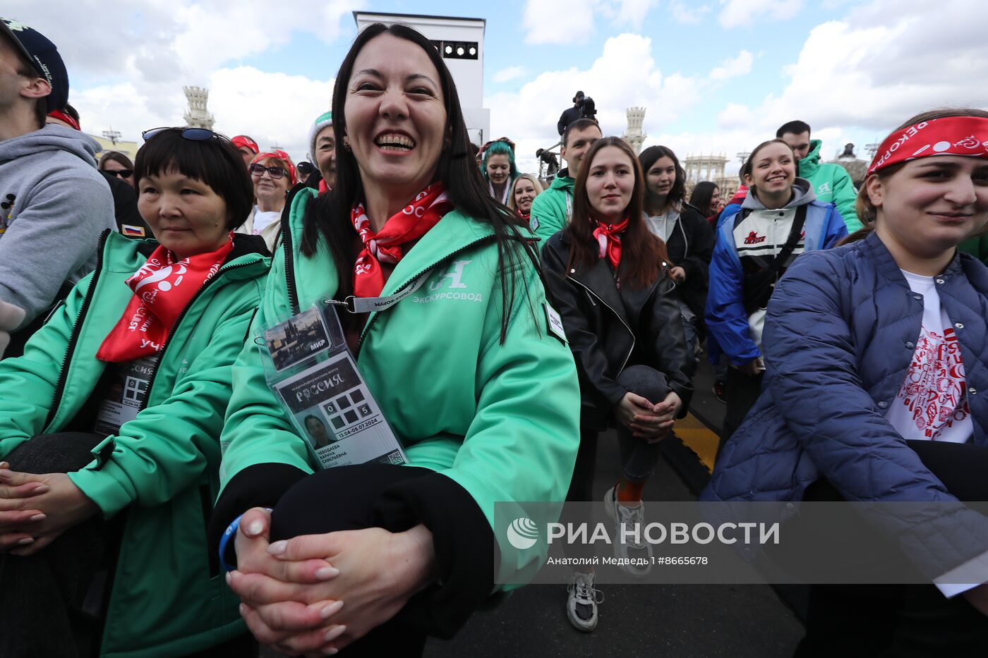 Выставка "Россия". Открытие спортивной программы выставки "Россия": установка рекорда по массовой зарядке 