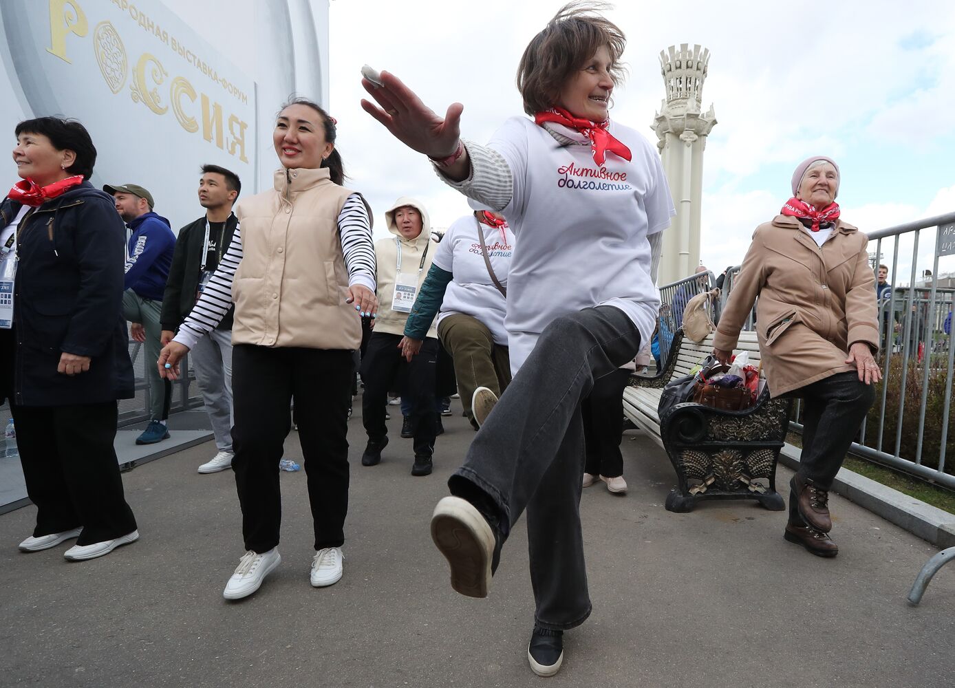 Выставка "Россия". Открытие спортивной программы выставки "Россия": установка рекорда по массовой зарядке 