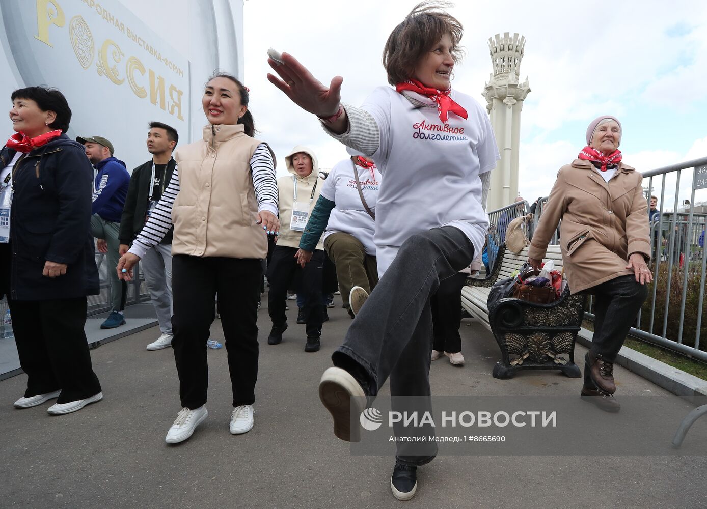 Выставка "Россия". Открытие спортивной программы выставки "Россия": установка рекорда по массовой зарядке 