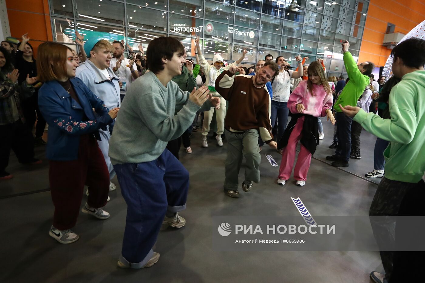 Выставка "Россия". Танцевальный флешмоб 