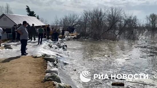 Укрепление и подъем насыпи на улице Радищева в городе Ишиме Тюменской области