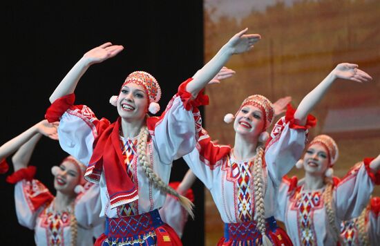 Гастроли Красноярского государственного академического ансамбля танца Сибири им. М. С. Годенко