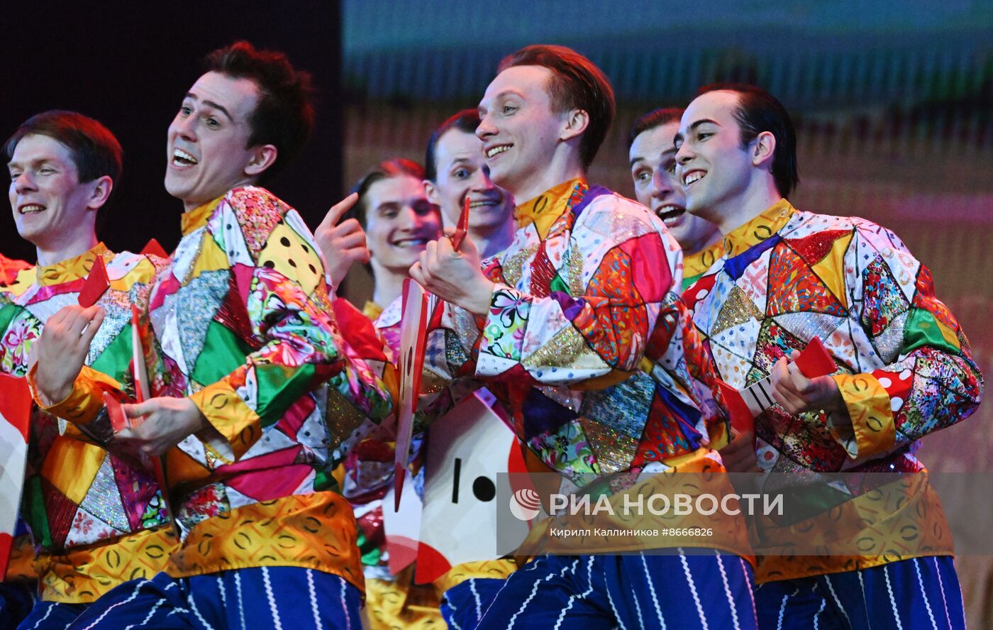 Гастроли Красноярского государственного академического ансамбля танца Сибири им. М. С. Годенко