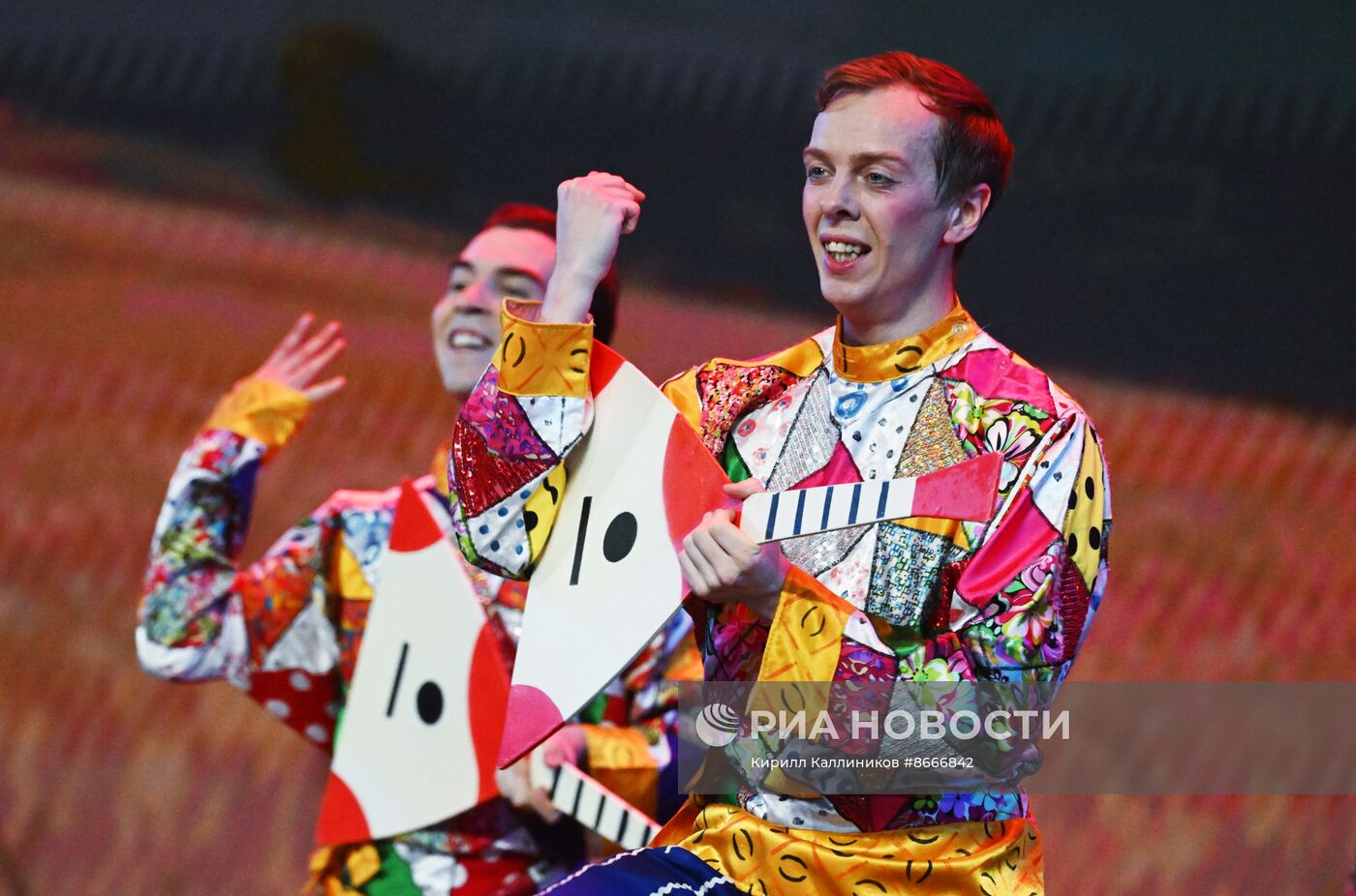 Гастроли Красноярского государственного академического ансамбля танца Сибири им. М. С. Годенко