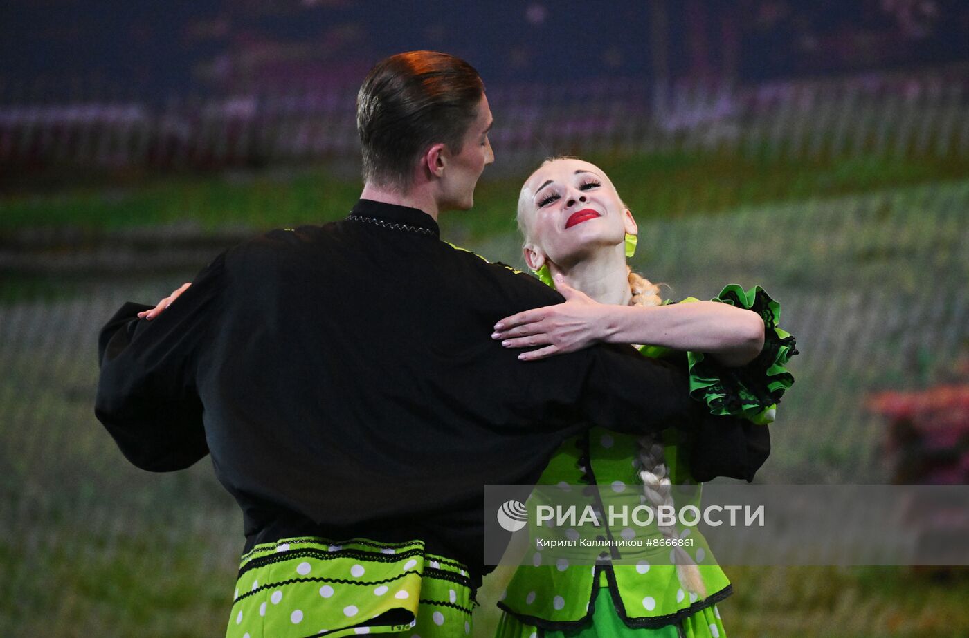 Гастроли Красноярского государственного академического ансамбля танца Сибири им. М. С. Годенко