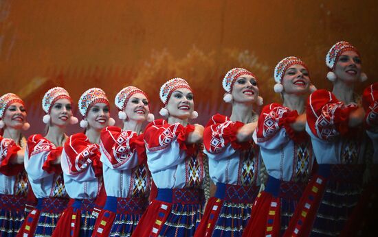 Гастроли Красноярского государственного академического ансамбля танца Сибири им. М. С. Годенко