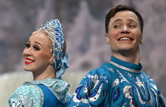 Гастроли Красноярского государственного академического ансамбля танца Сибири им. М. С. Годенко