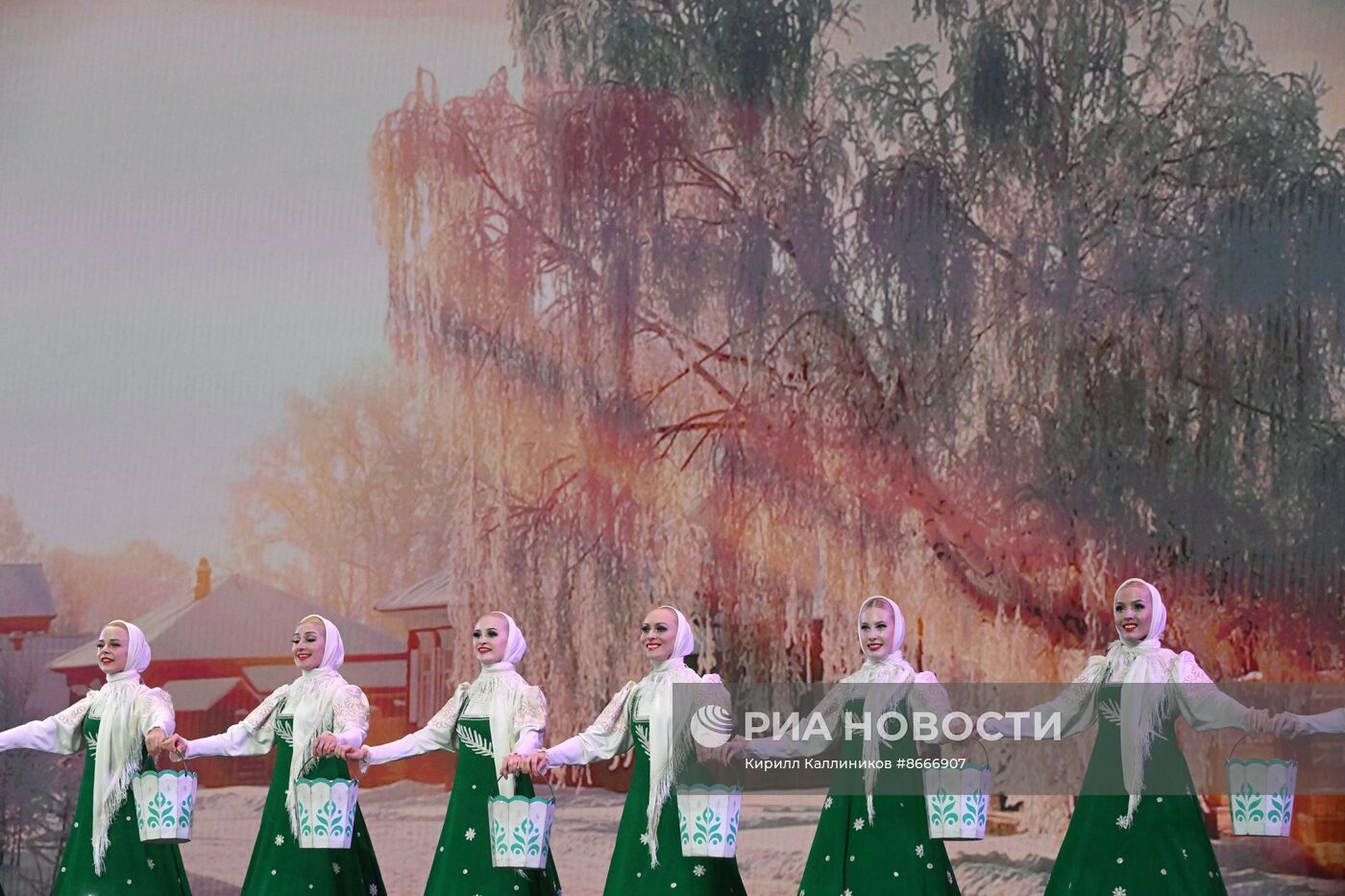 Гастроли Красноярского государственного академического ансамбля танца Сибири им. М. С. Годенко