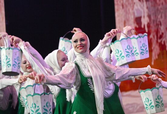 Гастроли Красноярского государственного академического ансамбля танца Сибири им. М. С. Годенко