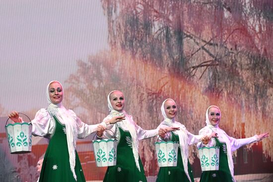 Гастроли Красноярского государственного академического ансамбля танца Сибири им. М. С. Годенко