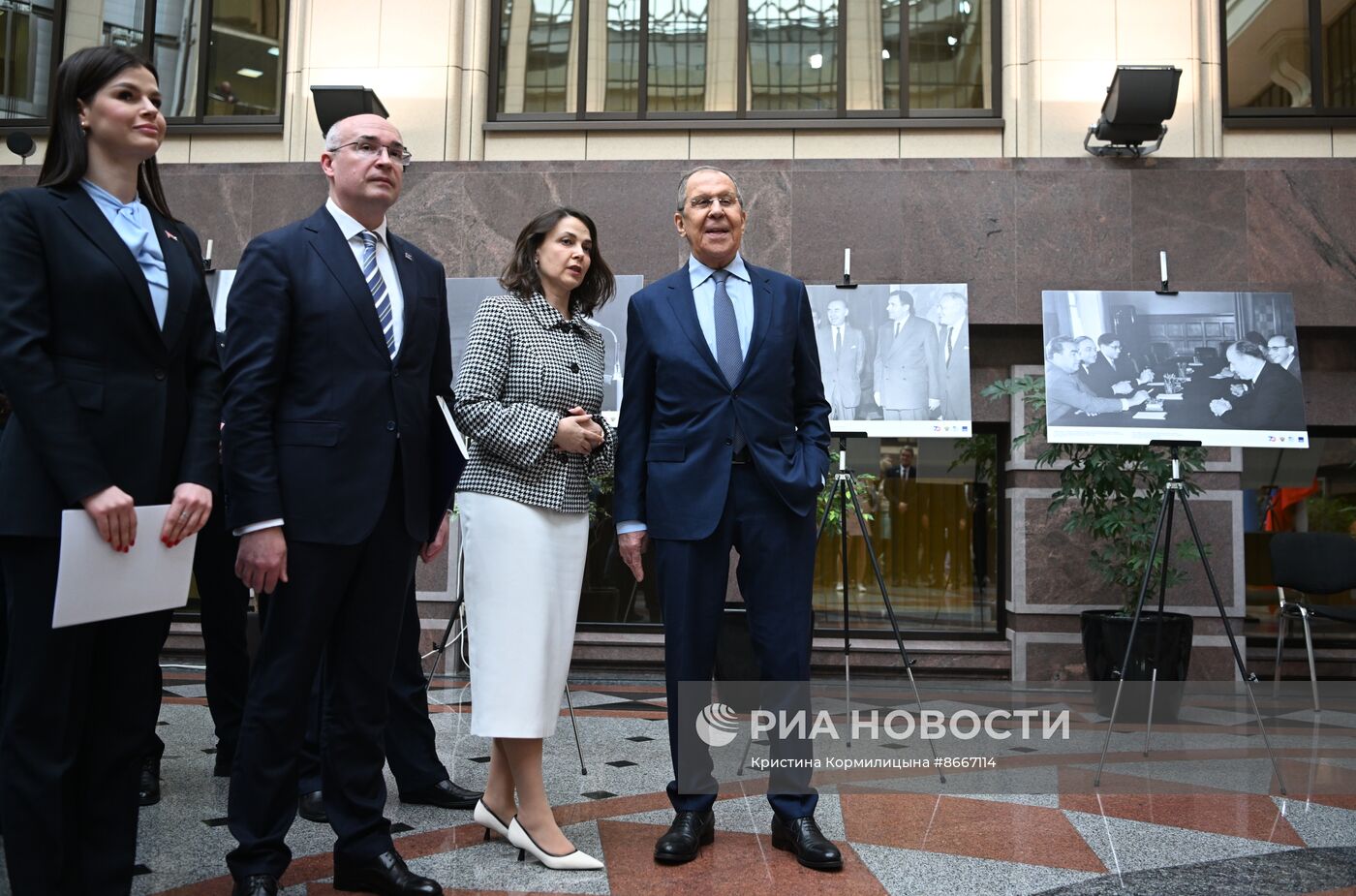 Открытие фотовыставки к 70-летию вступления России (СССР) в ЮНЕСКО