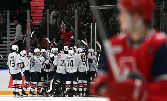 Хоккей. КХЛ. Матч  "Локомотив" - "Металлург"