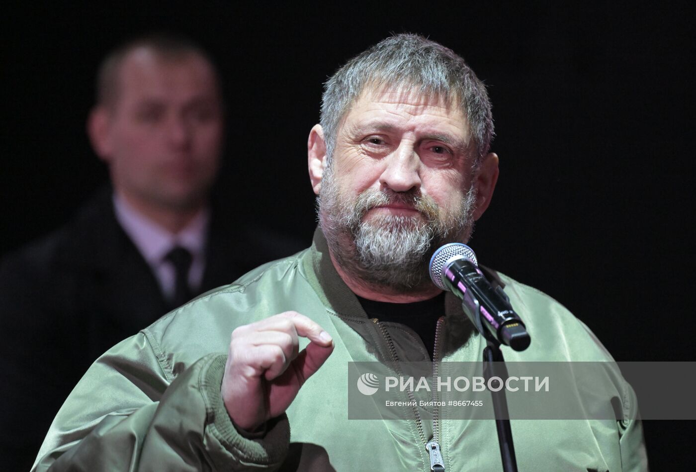 Прощание с погибшим в зоне СВО военкором "Известий" Семеном Ереминым
