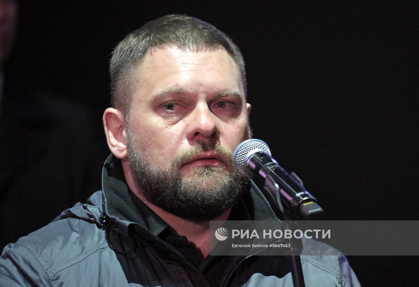 Прощание с погибшим в зоне СВО военкором "Известий" Семеном Ереминым