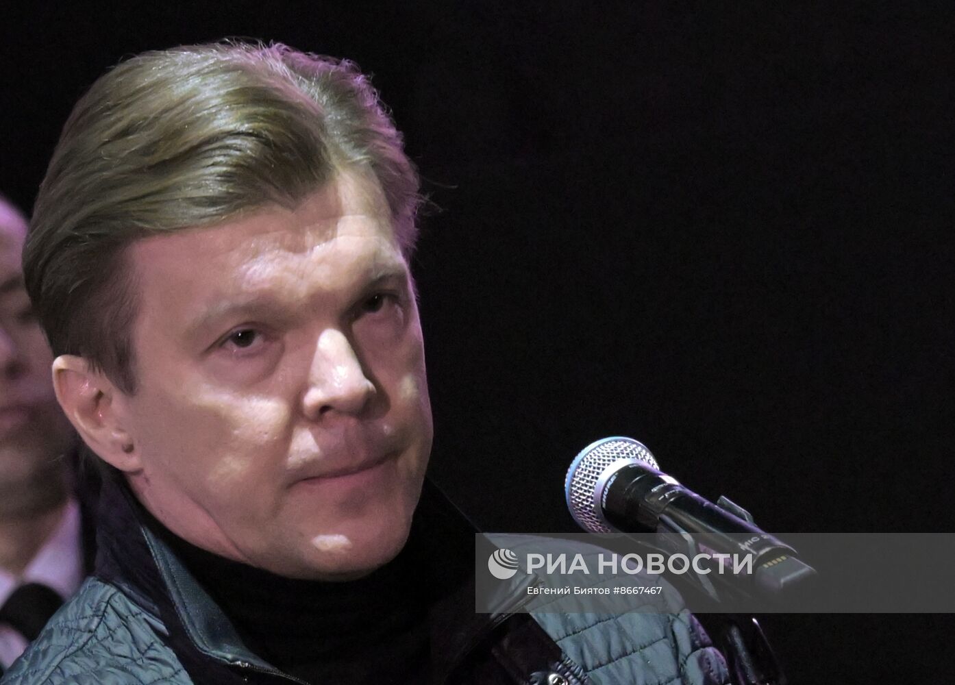 Прощание с погибшим в зоне СВО военкором "Известий" Семеном Ереминым