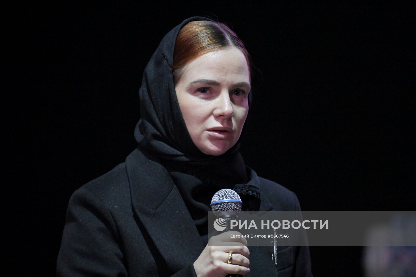 Прощание с погибшим в зоне СВО военкором "Известий" Семеном Ереминым