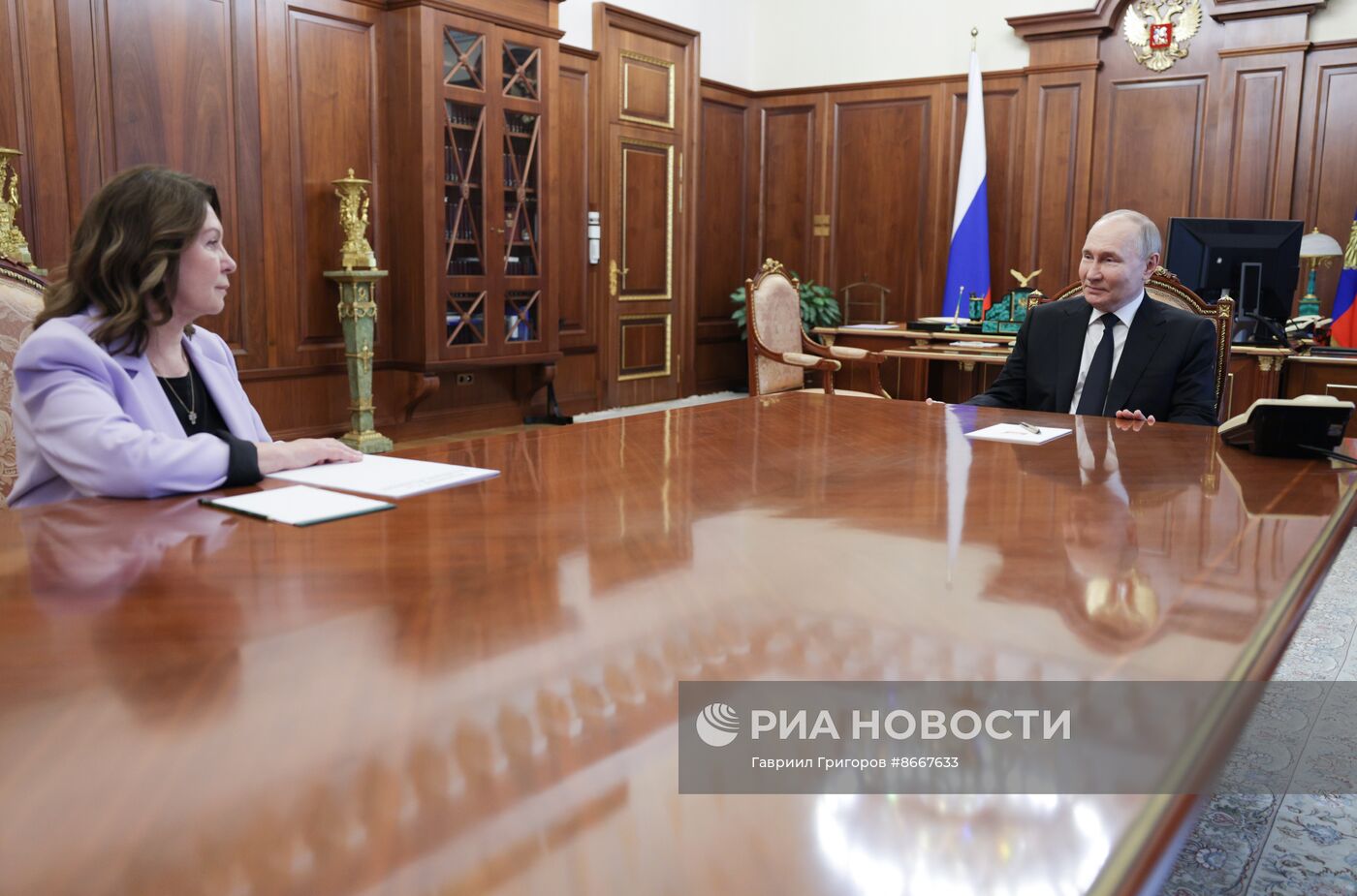 Президент Владимир Путин провел рабочую встречу с председателем Верховного суда Ириной Подносовой